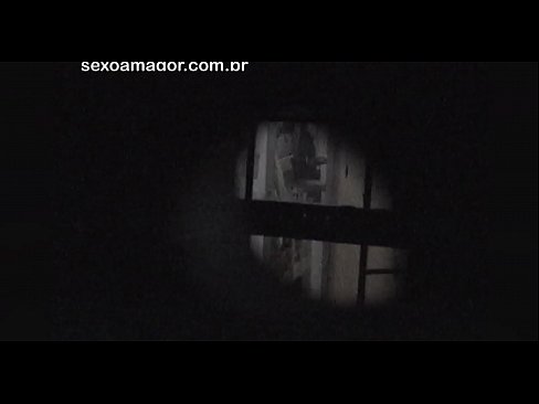 ❤️ Блонді таємно знімає на відео сусідський вуайерист, прихований за порожнистими цеглами ❤❌ Порно-відео у нас ❌️❤